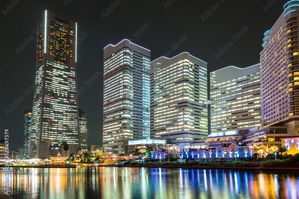 日本横滨市夜晚的城市景观