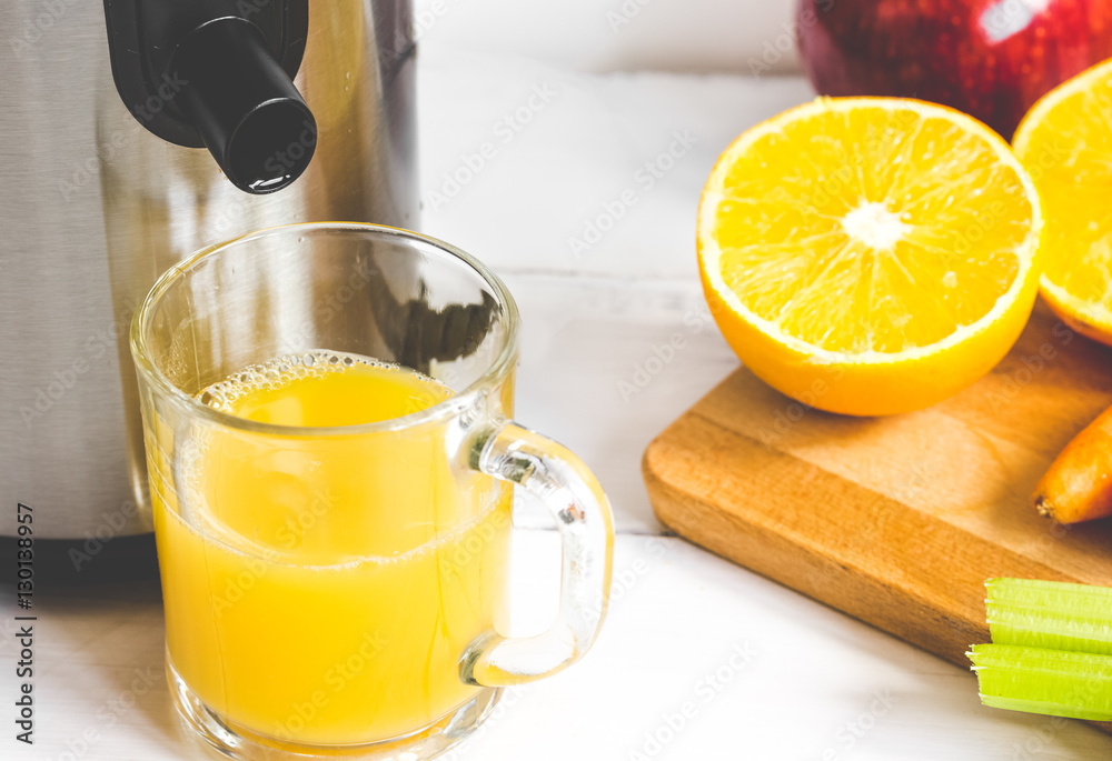 process preparation of fresh juice in juicer