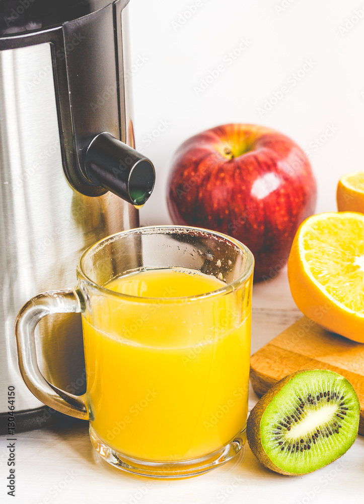 process preparation of fresh juice in juicer