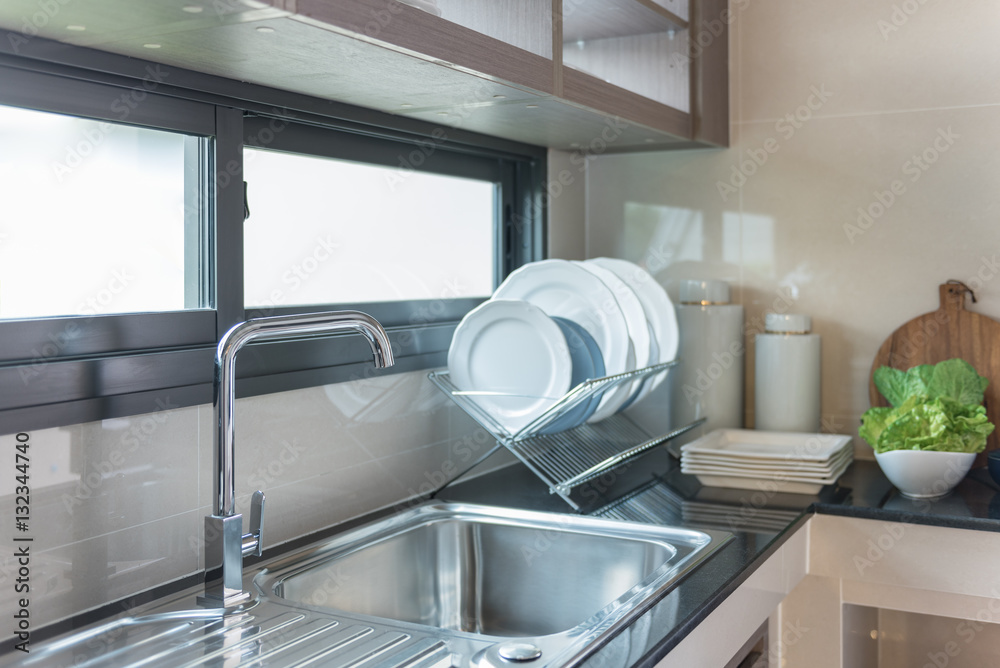 modern faucet sink in kitchen