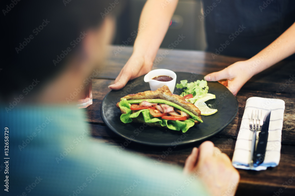 沙拉羊角面包服务点餐理念