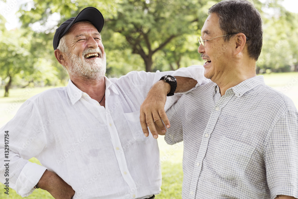 Bros Buddies老年人退休休息谈话概念