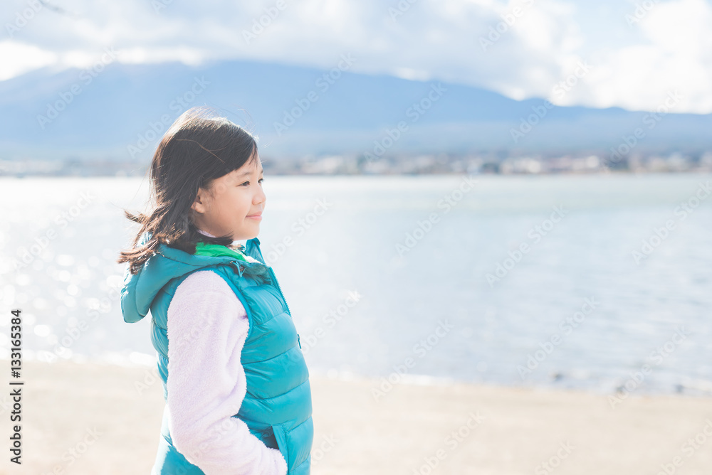 Asian girl i at Kawaguchiko lak