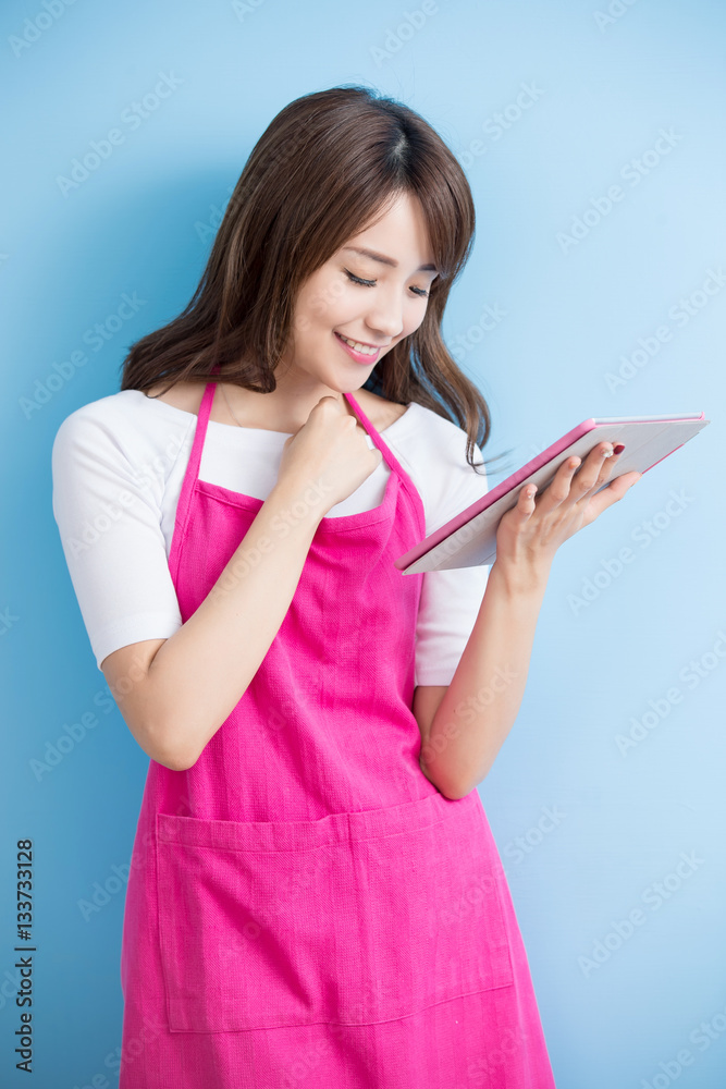 beauty housewife take tablet