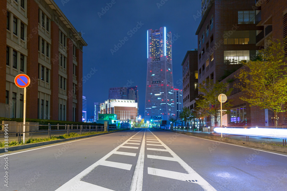 日本横滨市夜晚的城市景观