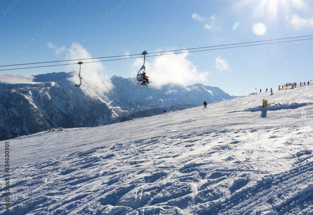 保加利亚BANSKO，2017年1月。它在保加利亚的冬季度假胜地，有着漫长的滑雪道和丰富的邪教