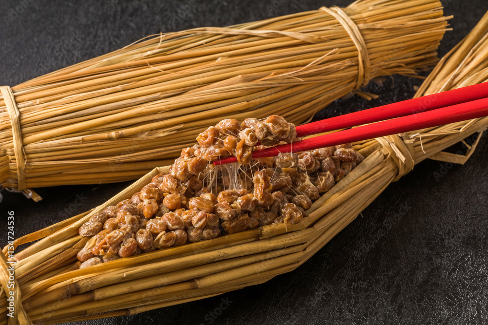 わら入り有機栽培大豆の納豆　(natto)