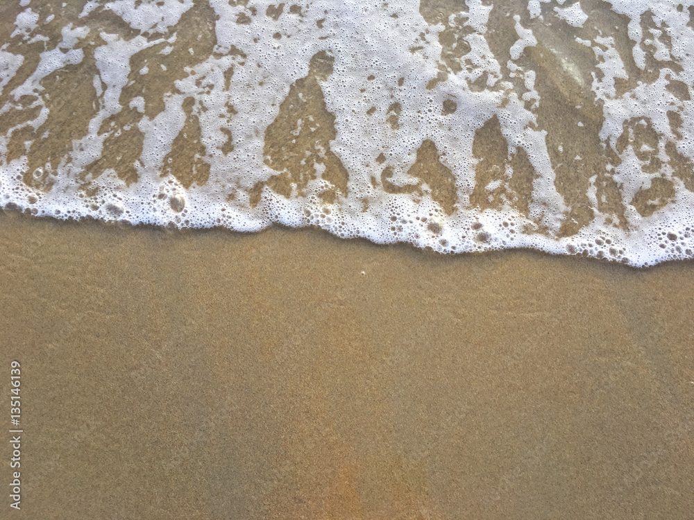 水泡沫波浪沙海岸线概念