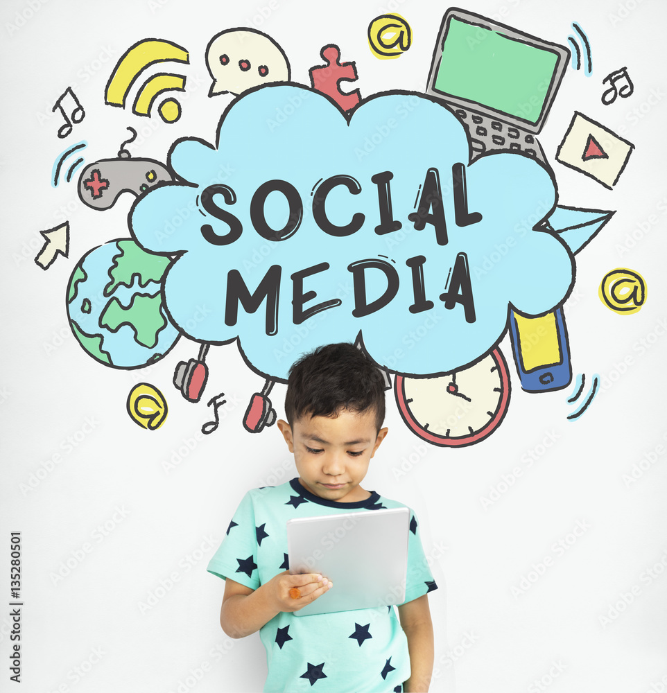 Connecting Social Media Communication