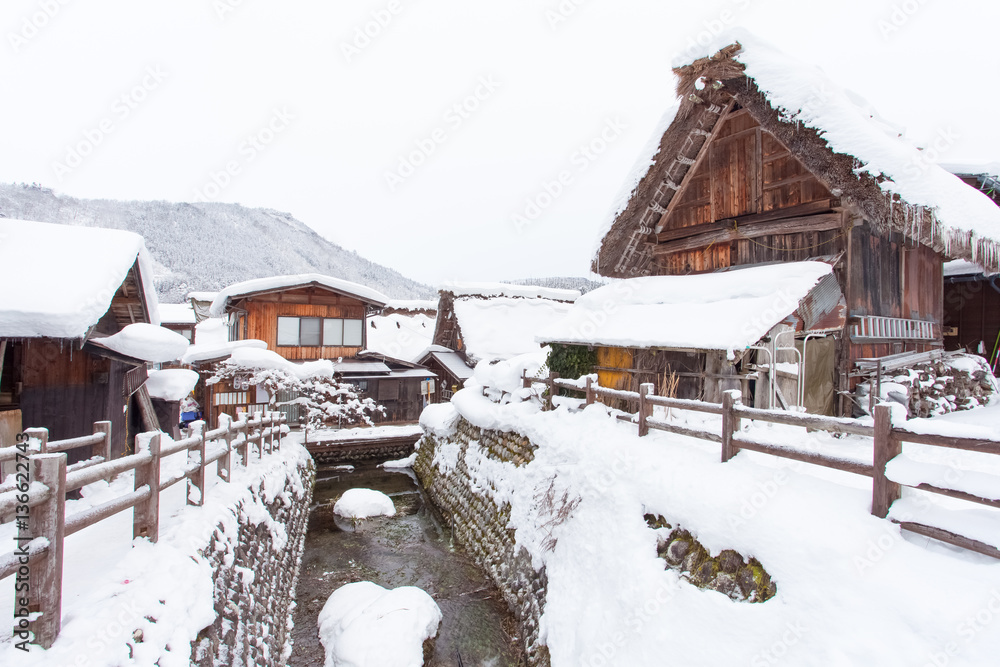 世界遗产白川村，冬天有雪