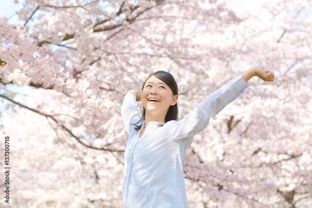 女性　桜