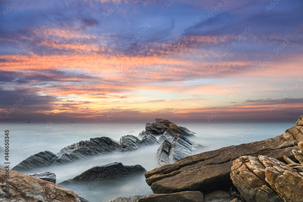 日落时的美丽海景