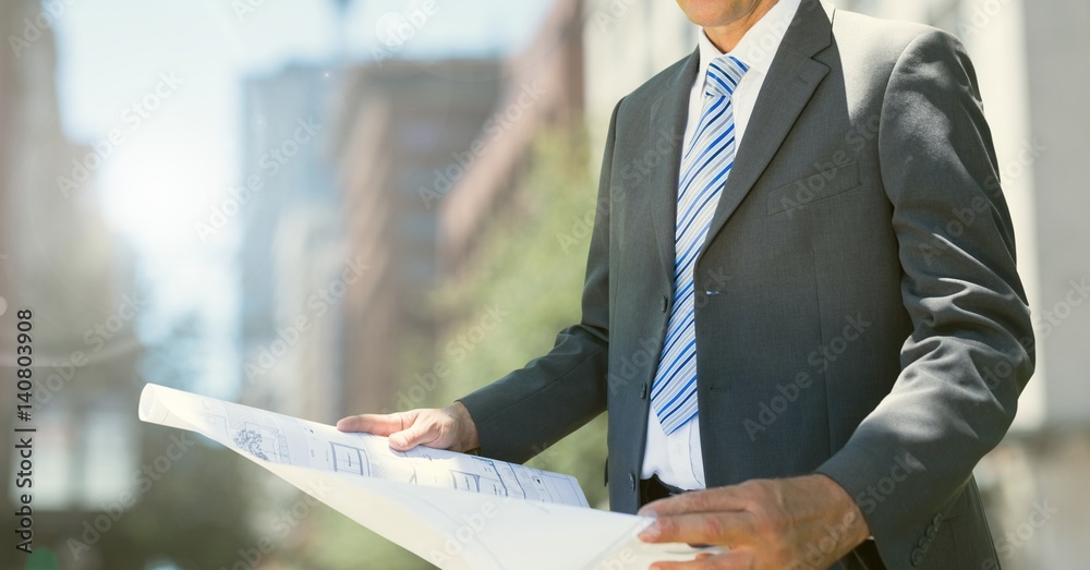 建筑师托索在街上持有计划