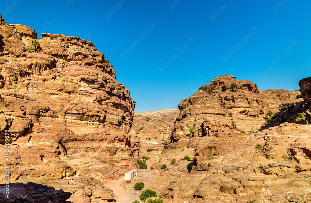 Wadi Jeihoon，通往佩特拉El Deir修道院的道路