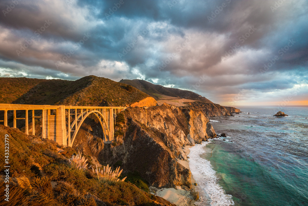 Bixby Bridge along Highway 1 at sunset, Big Sur, California, USA