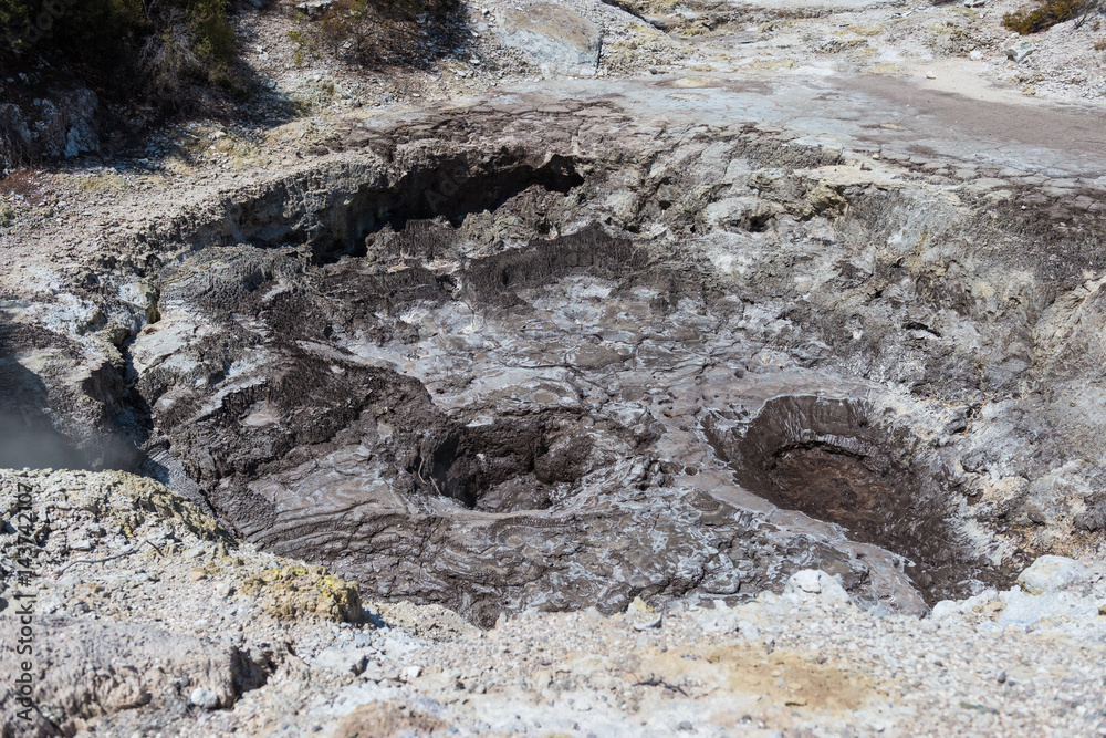 香槟池中的沸水-新西兰Wai-O-Tapu