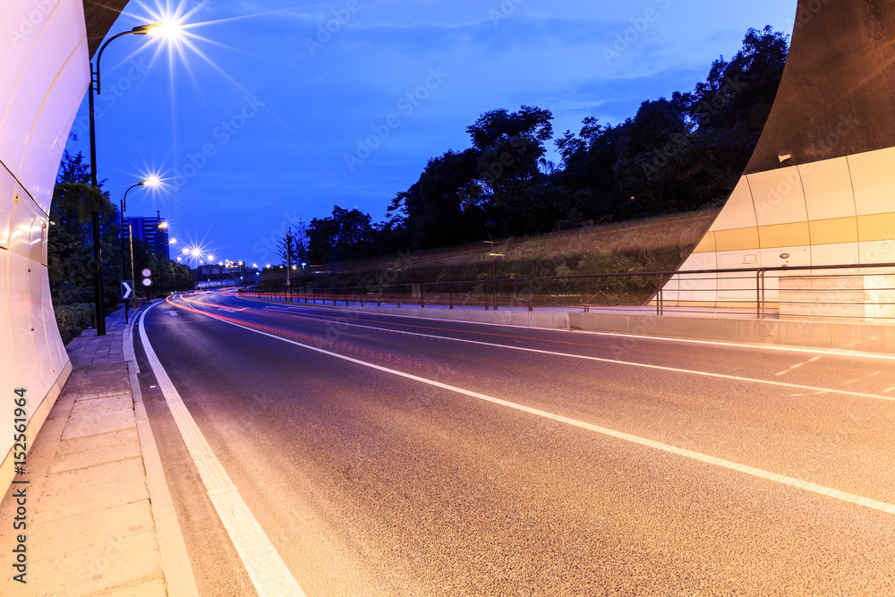 公路隧道夜间出口