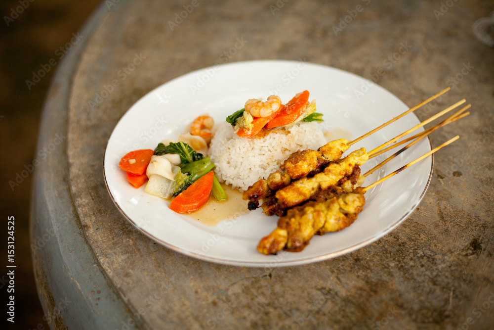 印尼Sate Satay Ayam-香辣花生酱烤香辣鸡肉串，蒸