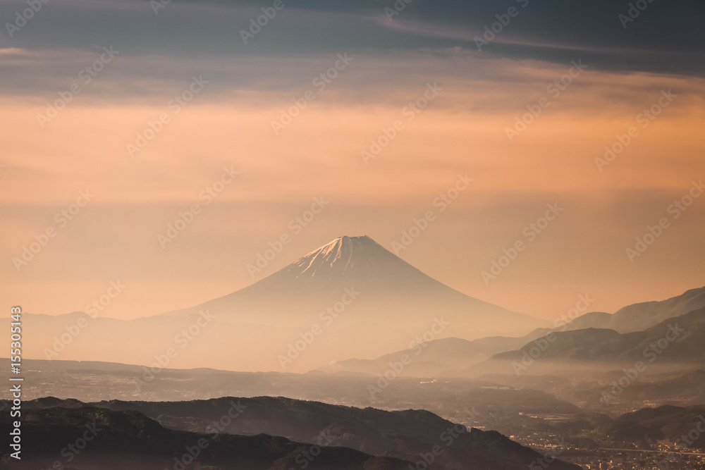 富士山秋日日出