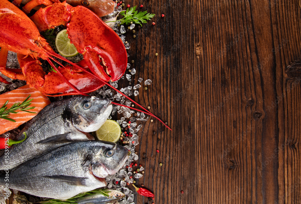 Many kind of seafood, served on crushed ice