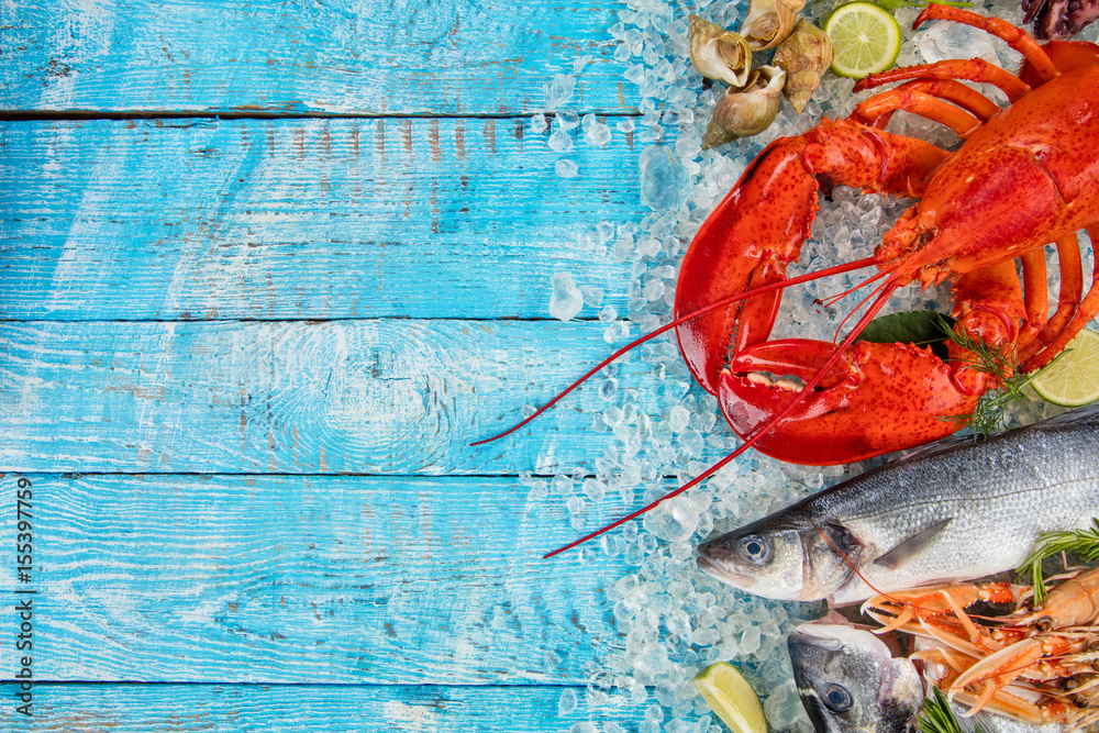 Many kind of seafood, served on crushed ice