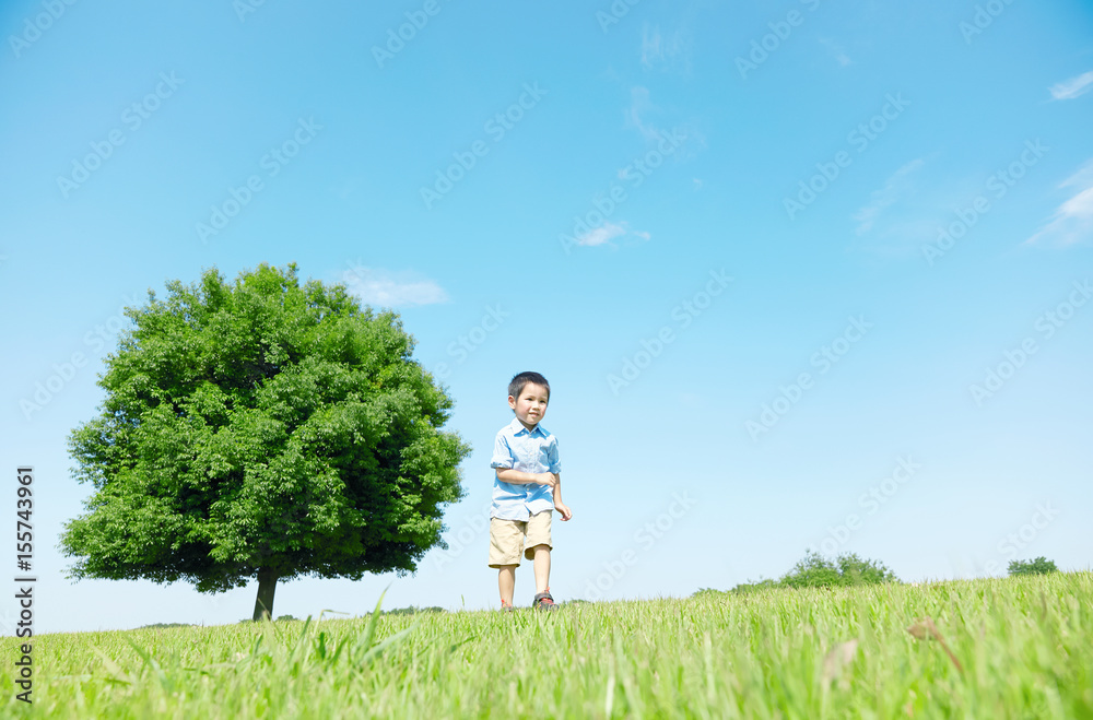 男の子　遊ぶ