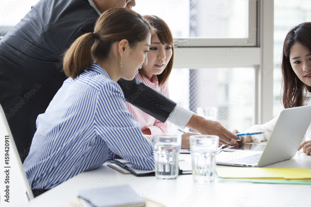 Men are advising women for work