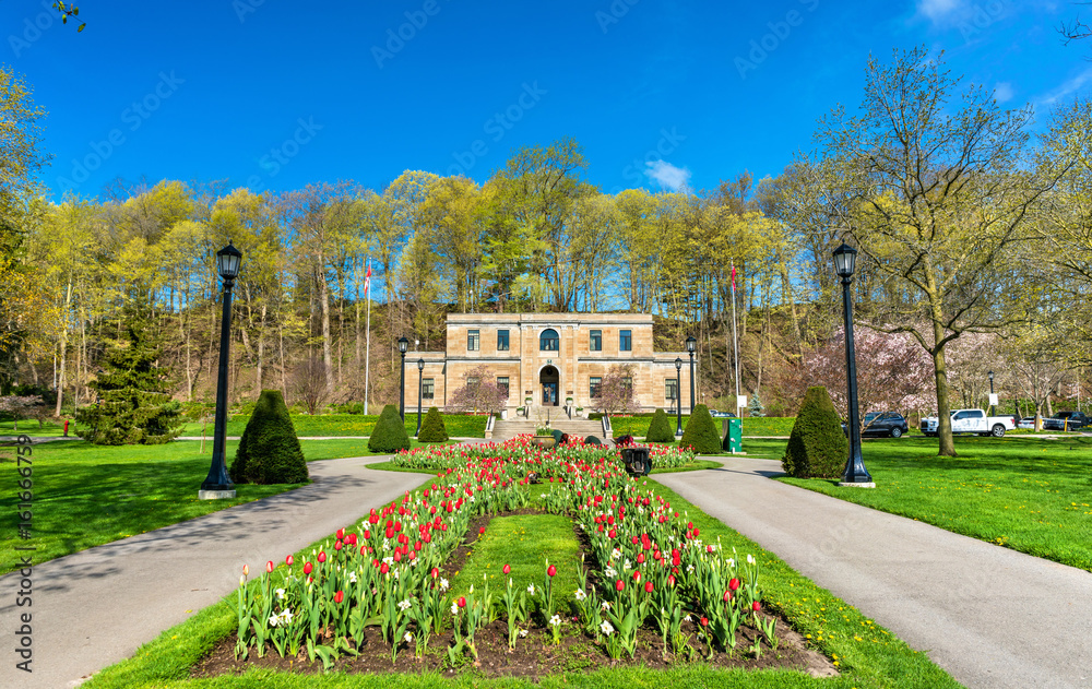 View of Queen Victoria Park - Niagara Falls, Canada