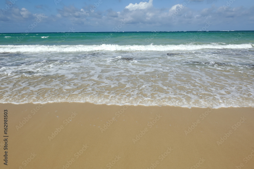 Emply beach and tropical ocean