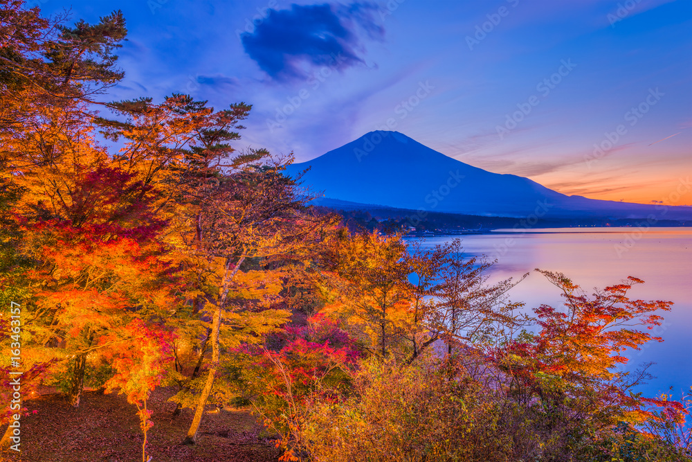 秋天的日本富士山