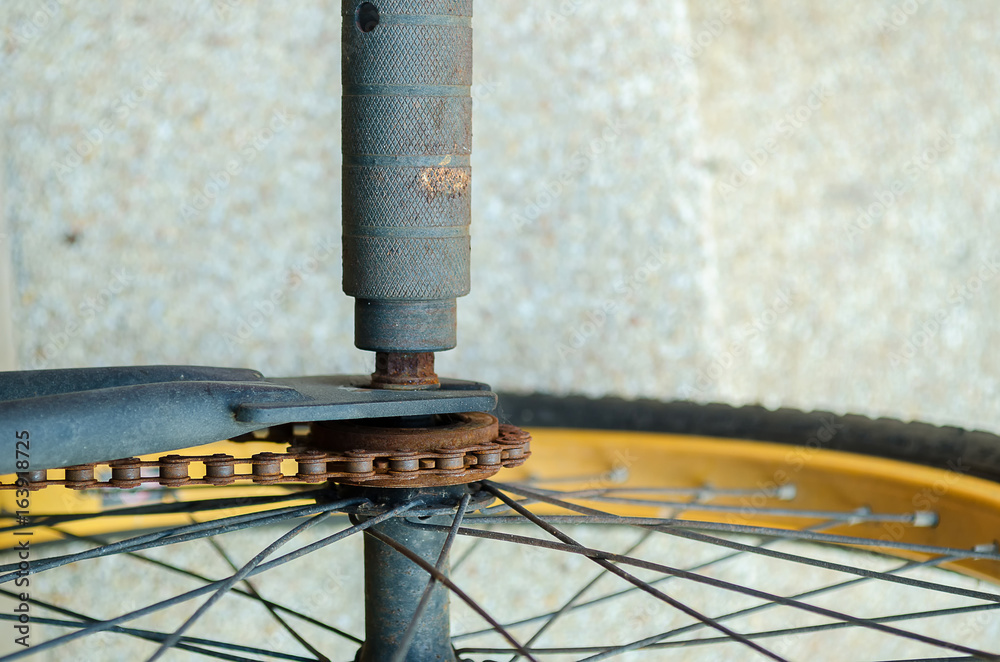 Rusty bike chain.