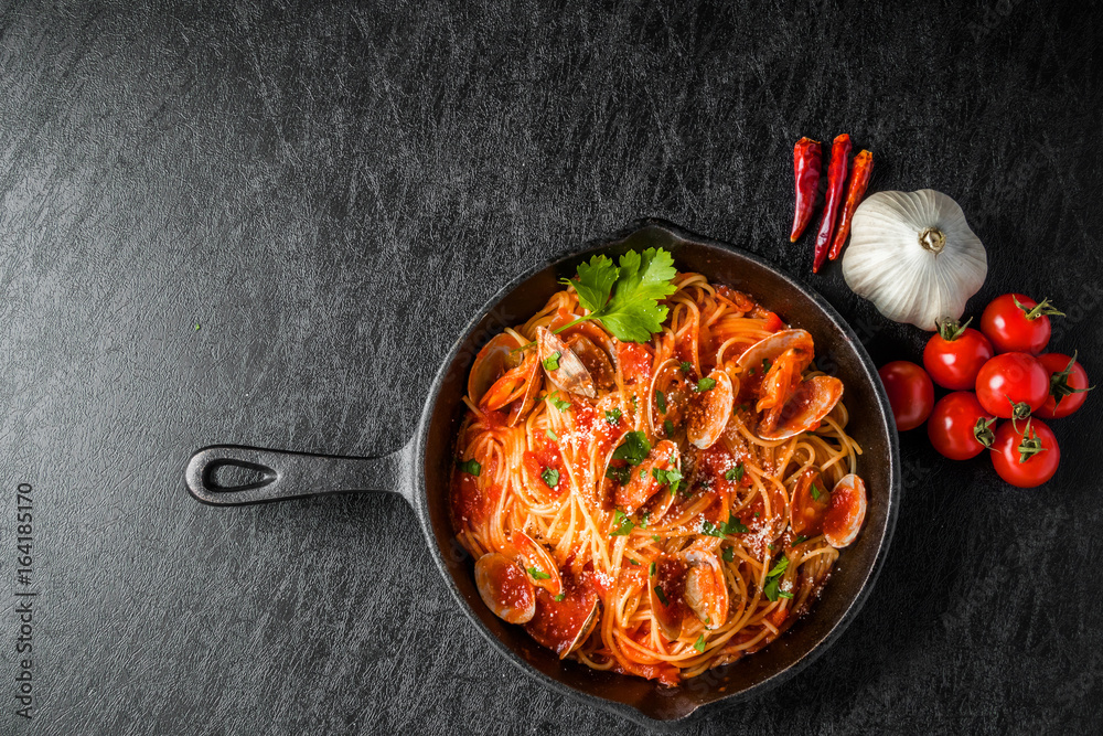 ボンゴレパスタ　Spaghetti with clam and tomato 