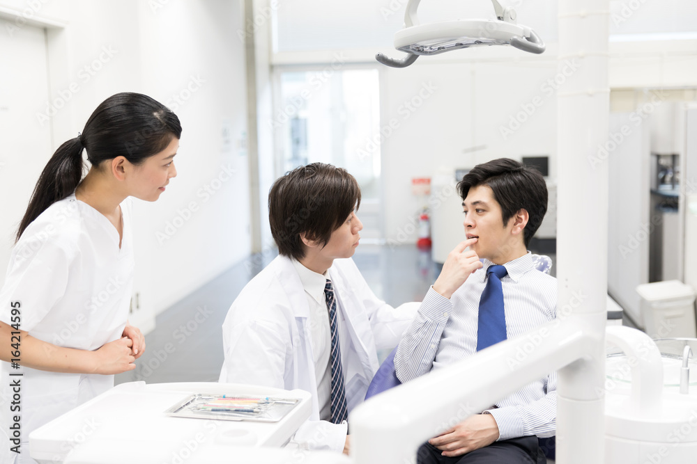 dentist in dental clinic