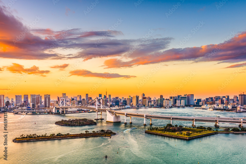 东京，海湾上的日本天际线。