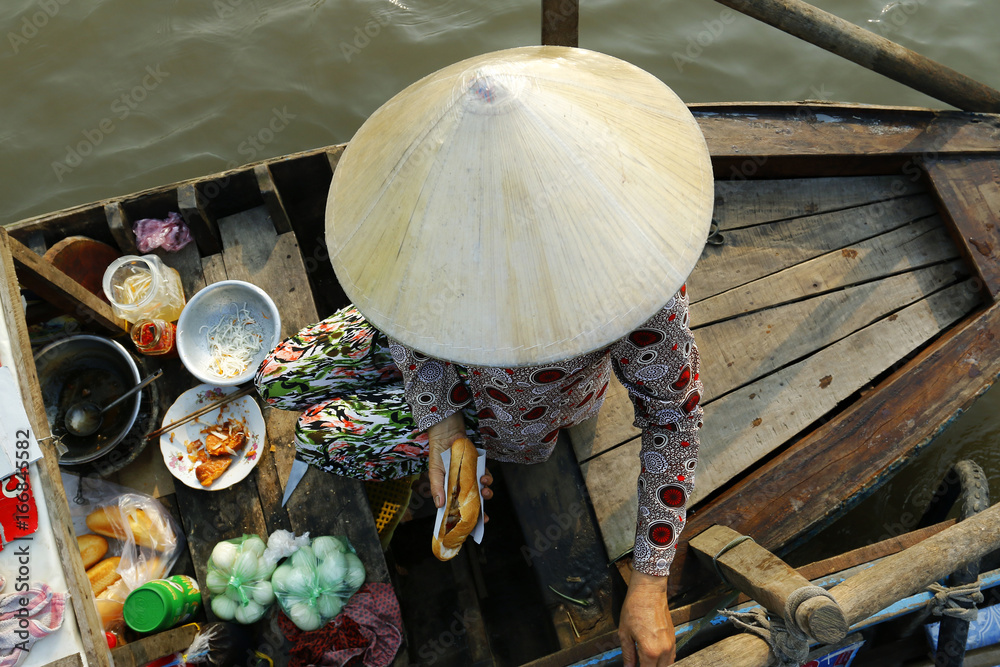  seller on boat