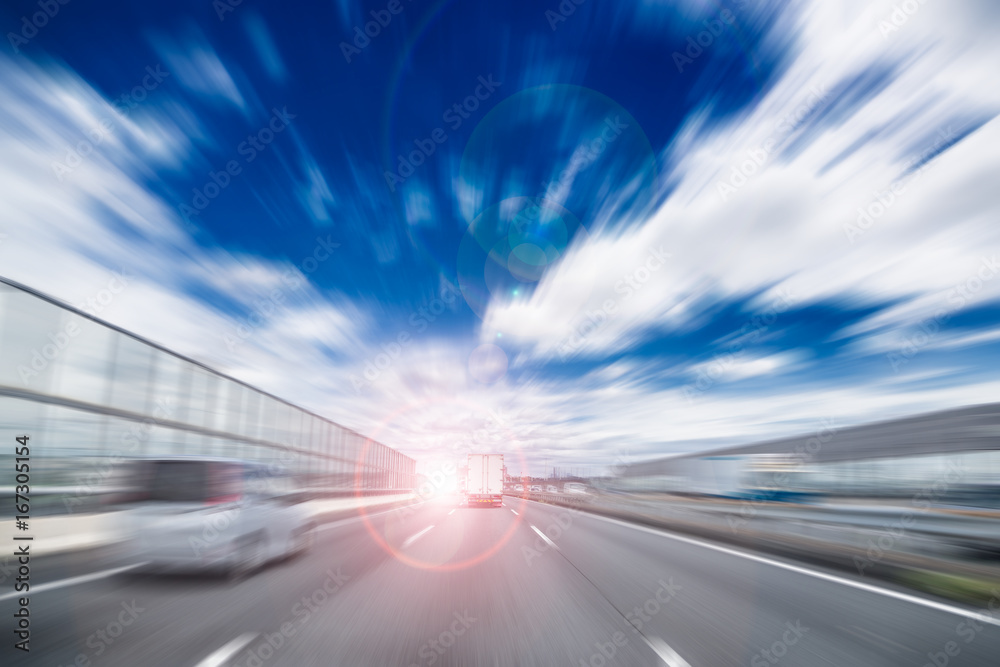 高速道路の風景