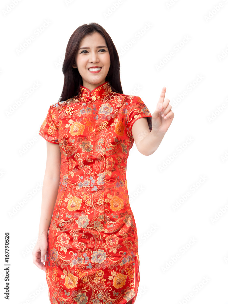 中国新年女性概念，孤立的亚洲女性穿着红色连衣裙指手画脚