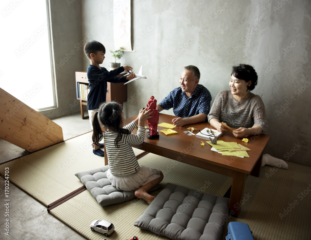 日本家庭幸福共餐