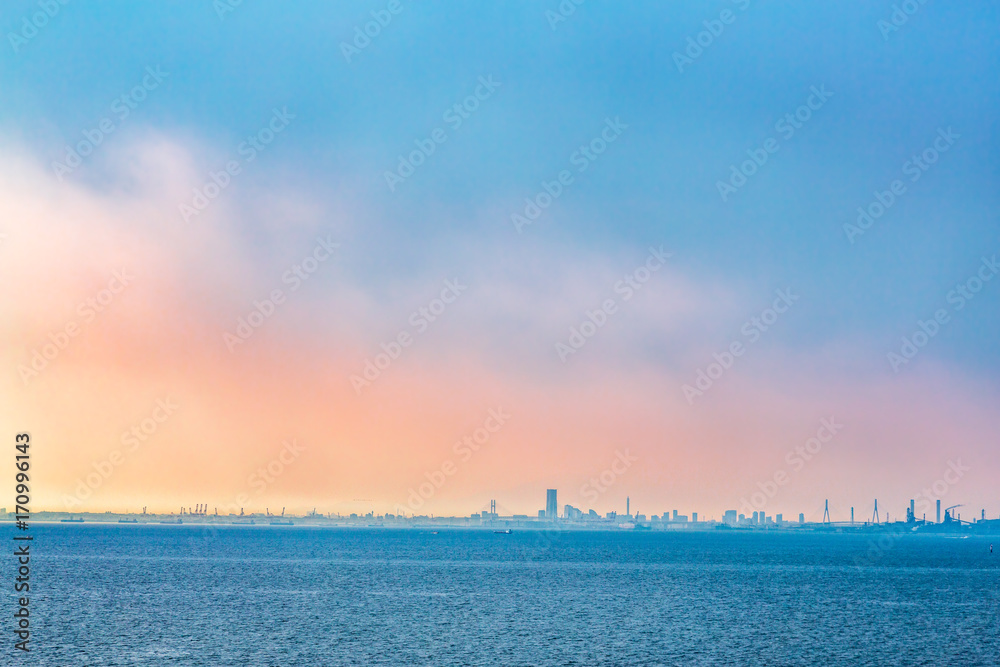 夕暮れの東京湾