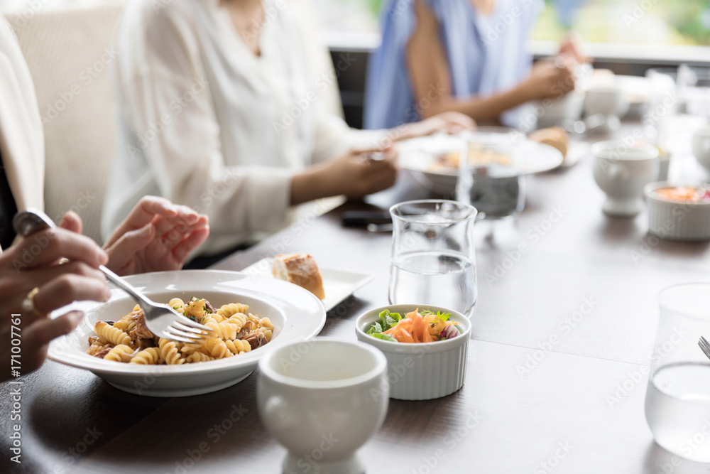 餐厅聚会