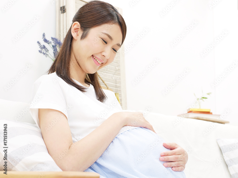 妊婦　笑顔