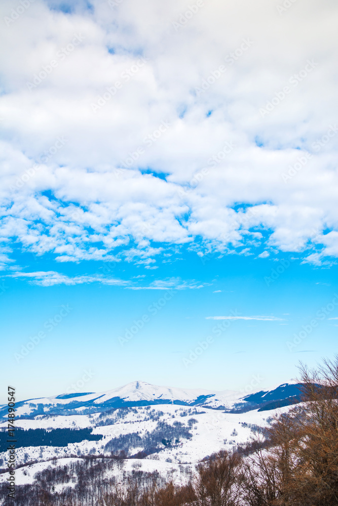 雪山碧空