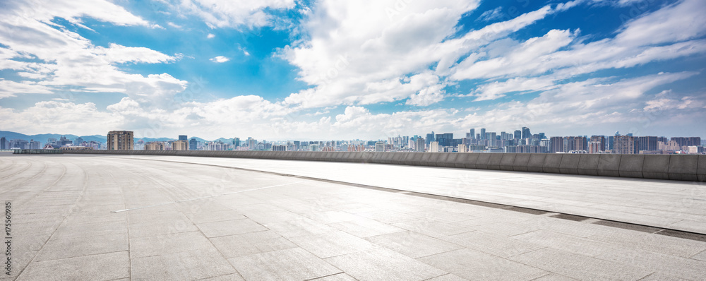 现代城市景观的空大理石地板