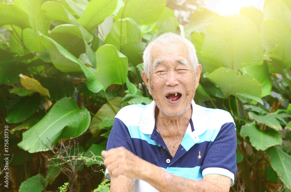 亚洲资深男士