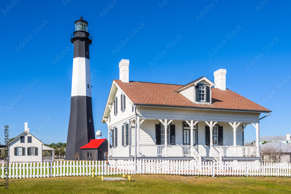 Tybe Island Light House