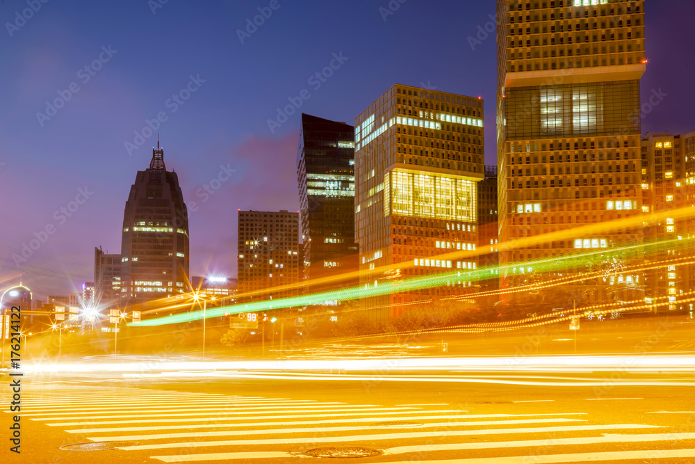 城市建筑、夜景与城市道路