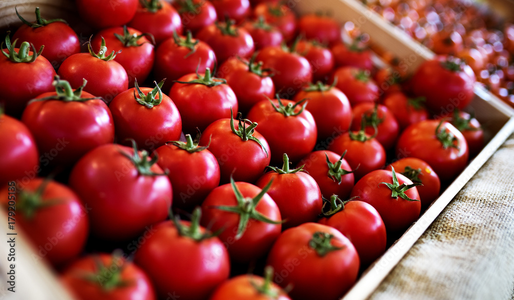 Fresh organic tomatoes product pattern