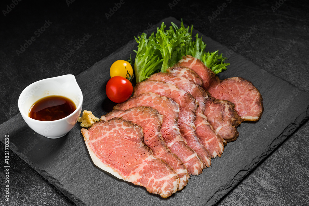 高級ローストビーフ　Freshly made roast beef