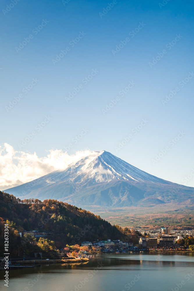 日本富士山景观，复古色彩的川口湖