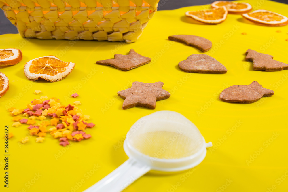 Decorating gingerbread cookies for Christmas